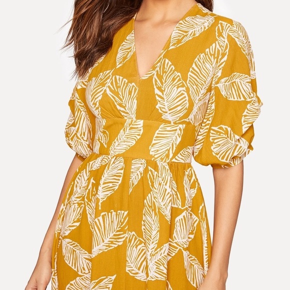 Host Pick! Leaves Print Split V-neck Dress - Picture 2 of 5